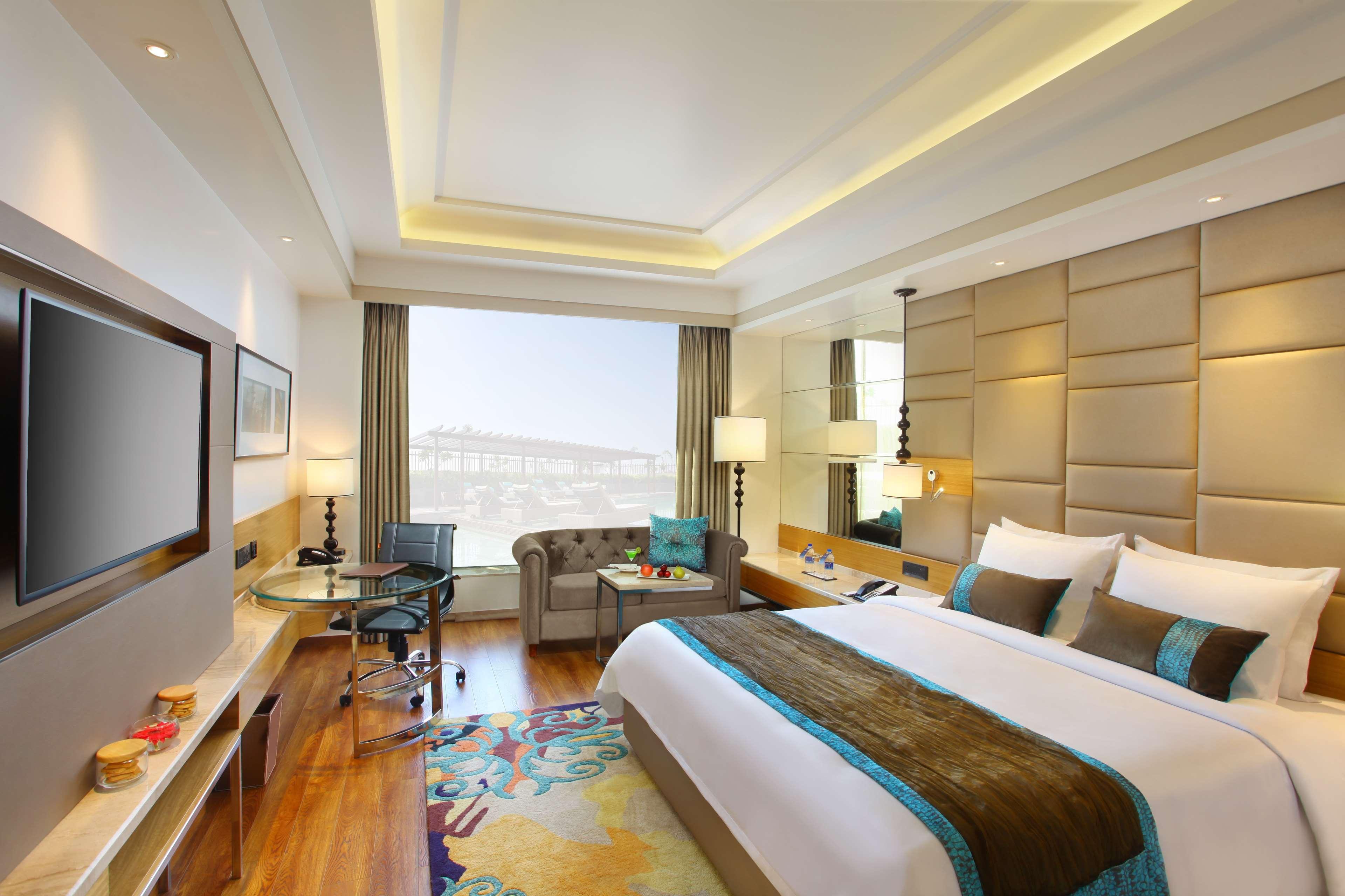 Radisson Blu Jammu Hotel Exterior photo
