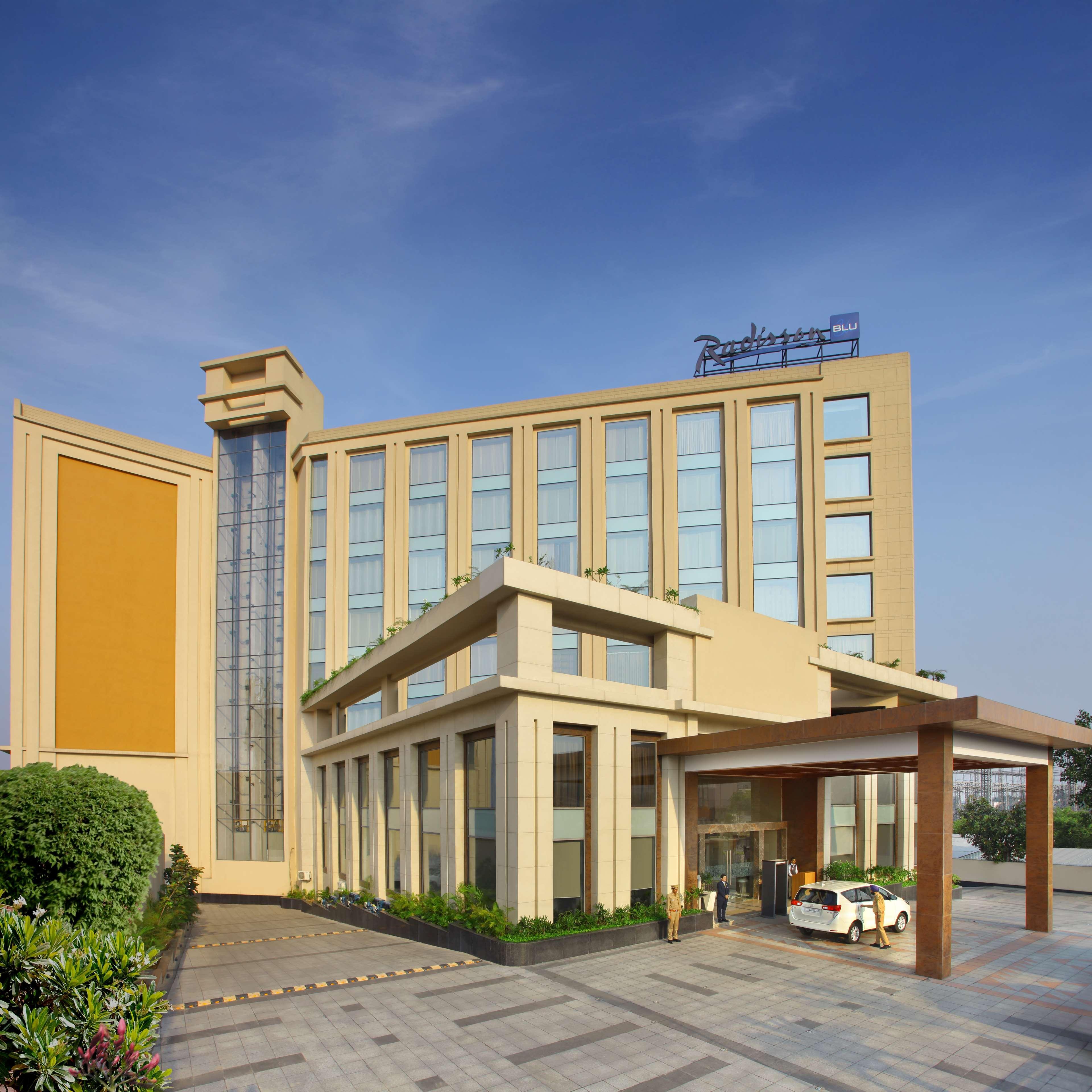 Radisson Blu Jammu Hotel Exterior photo