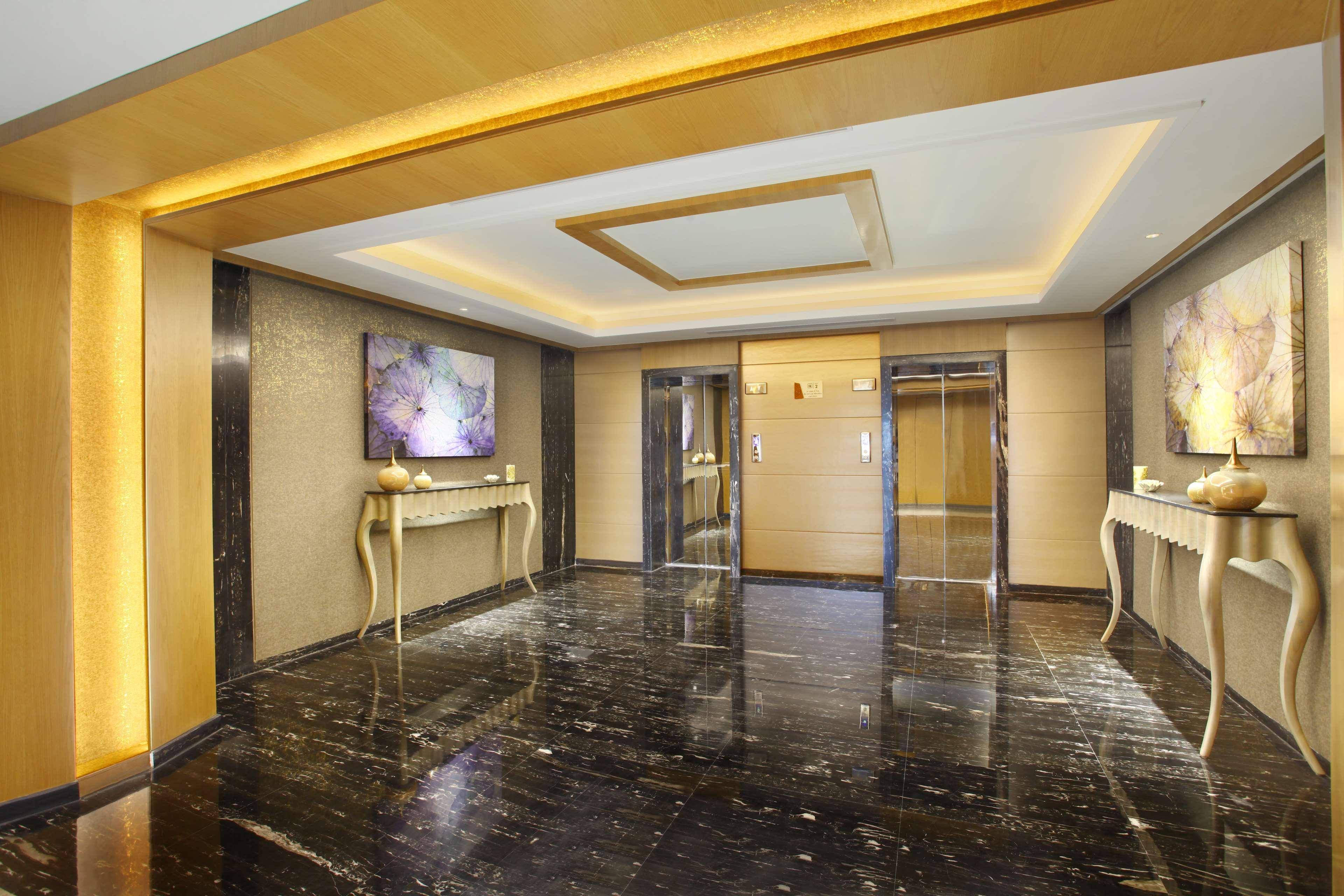 Radisson Blu Jammu Hotel Exterior photo