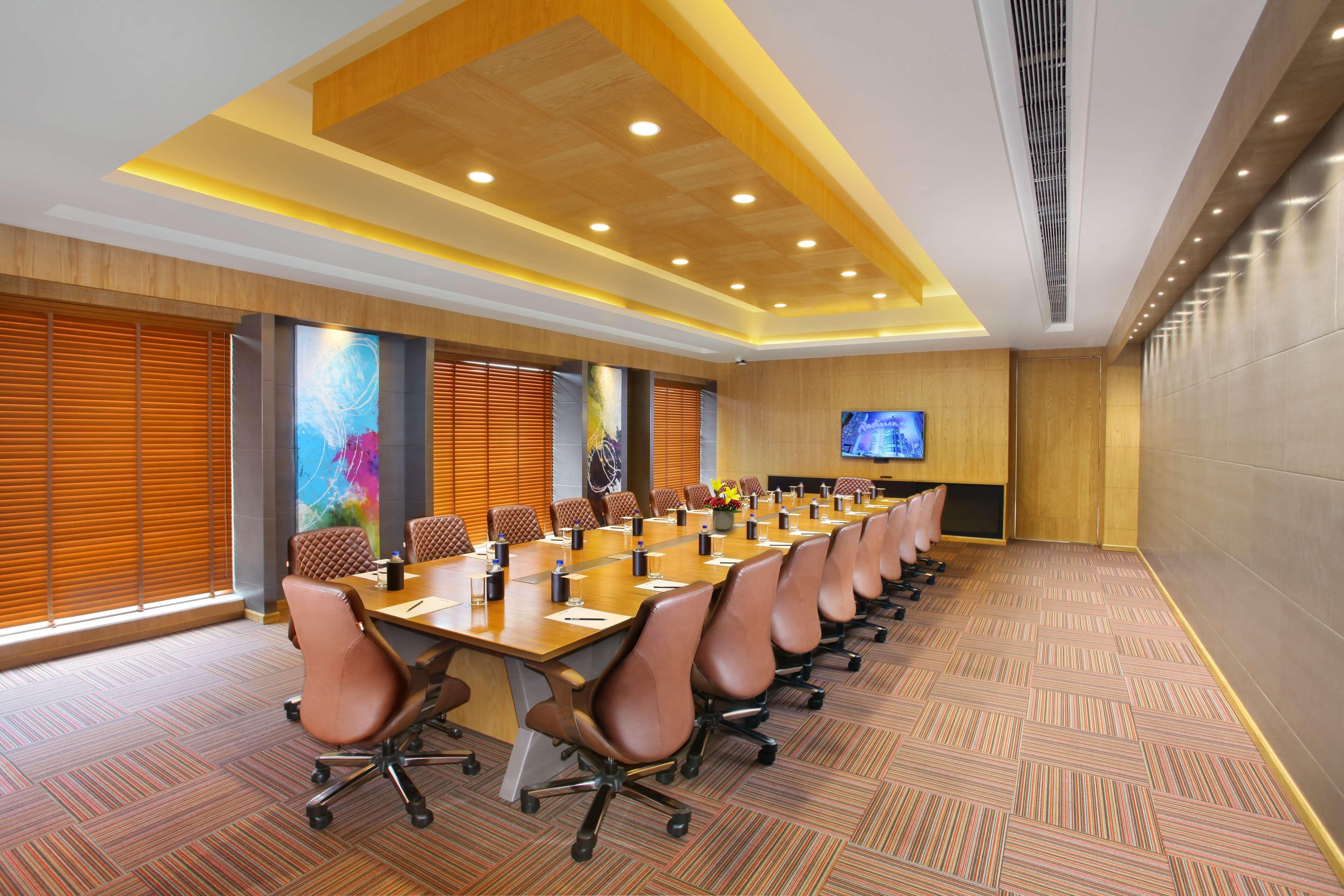 Radisson Blu Jammu Hotel Exterior photo