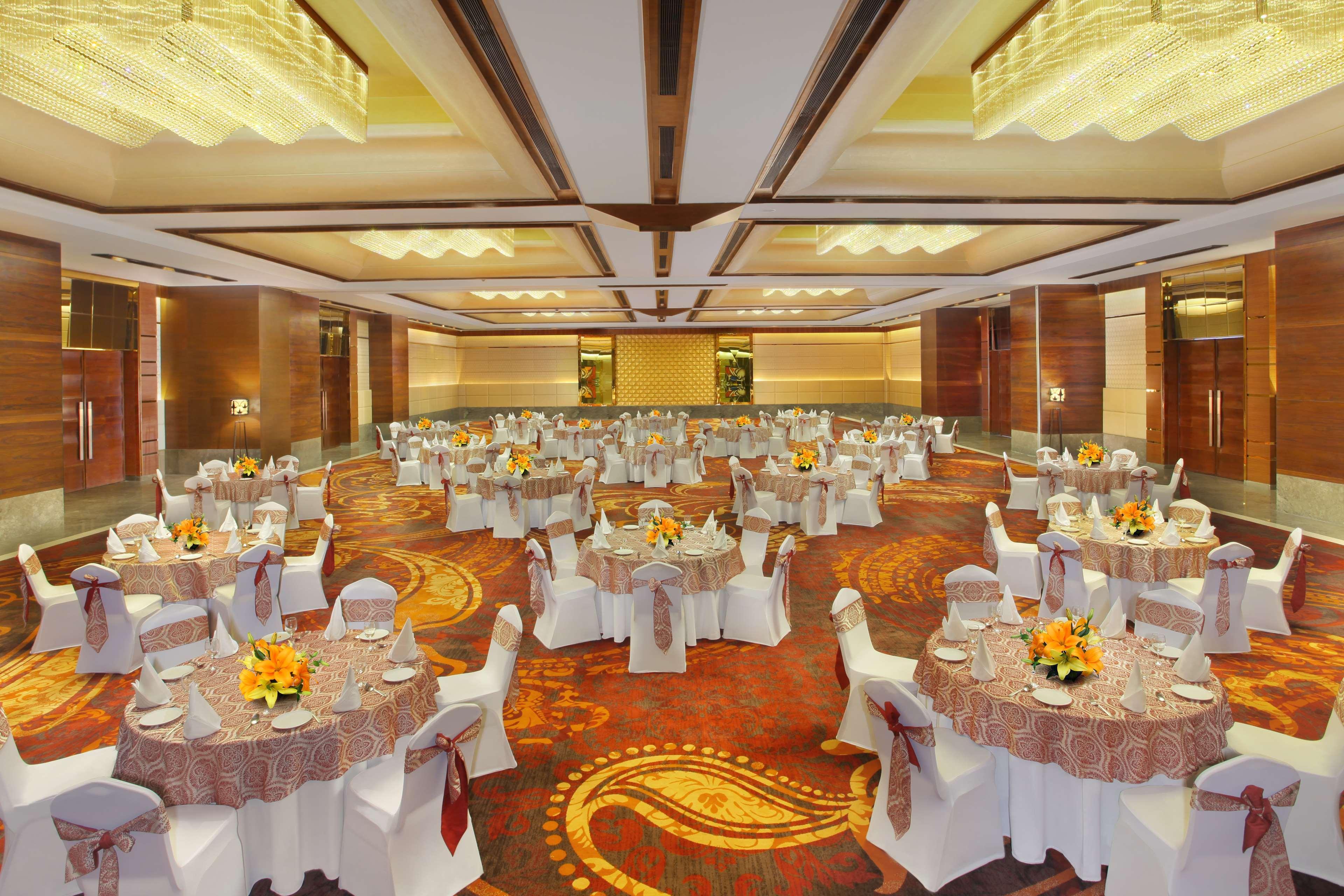Radisson Blu Jammu Hotel Exterior photo