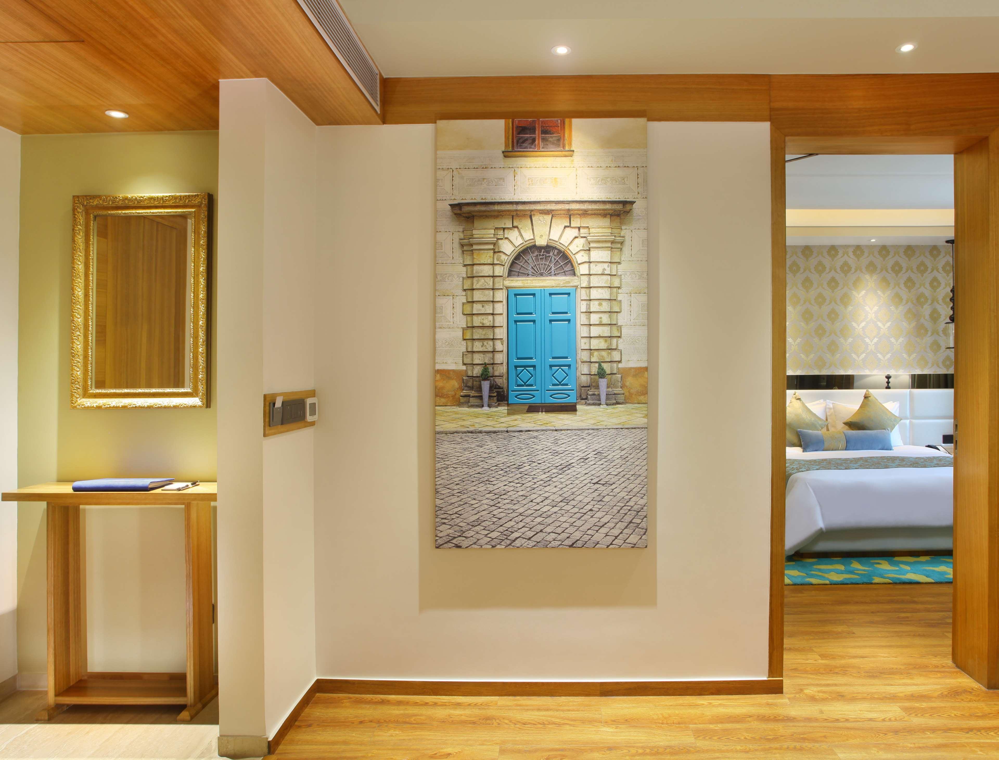 Radisson Blu Jammu Hotel Exterior photo