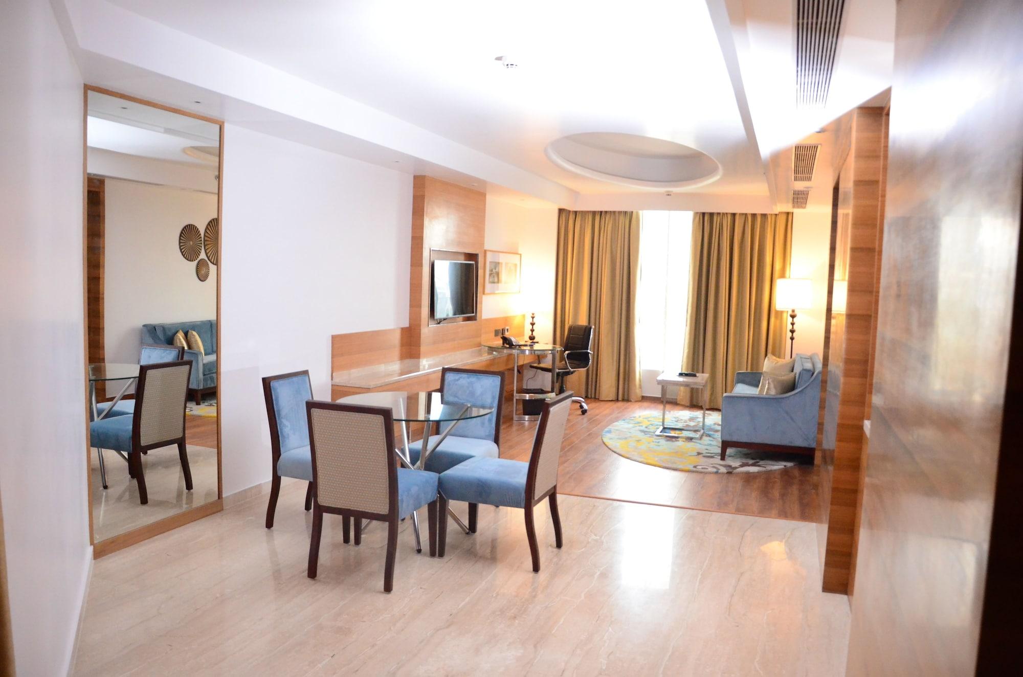 Radisson Blu Jammu Hotel Exterior photo